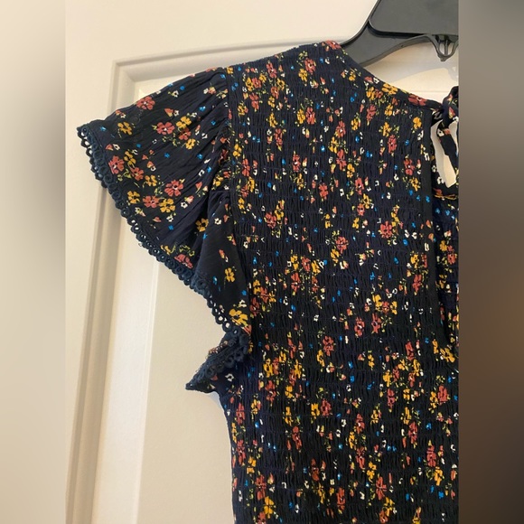 I the wind black blouse floral top small - Picture 5 of 7